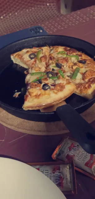 HomeTown Pizza Malir