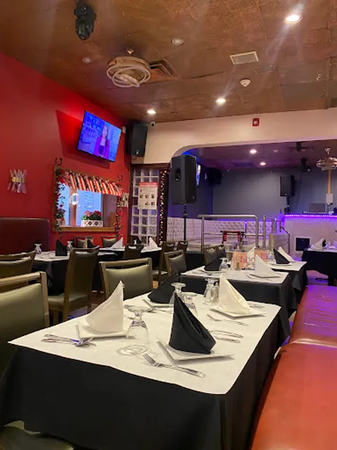 La Cabaña Restaurant & Lounge