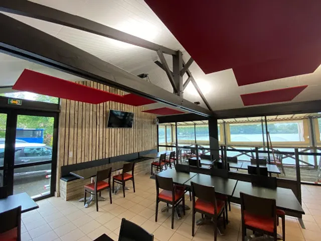 Bar Brasserie Pizzeria Le Clodélice Lac de la Tricherie