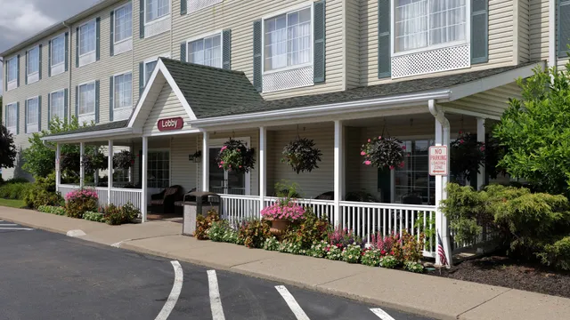 Coshocton Village Inn & Suites
