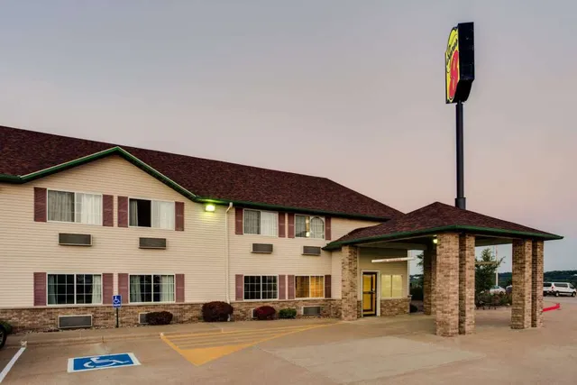 MainStay Suites LeClaire - Quad Cities