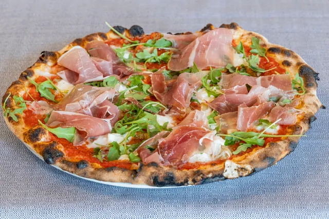 Osteria & Pizzeria Sir WALLY by Beach Club