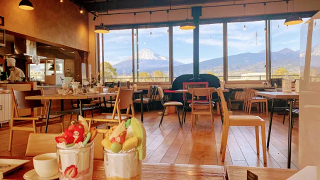 至福のフルーツパフェ物語