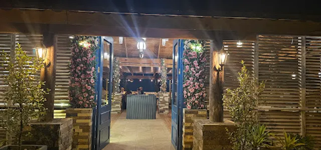 Balcón Restaurant & Lounge