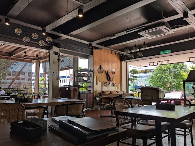 Me'nate Steak Hub • Ipoh