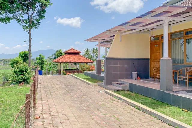 RedDoorz Syariah @ Kadungora Garut