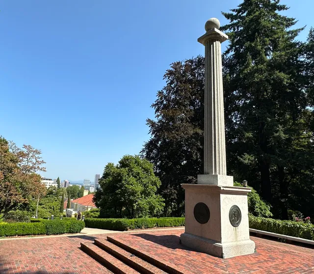 Lewis and Clark Column