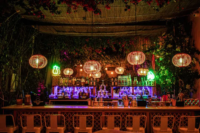 Mentirosa - Tacos & Cocktails