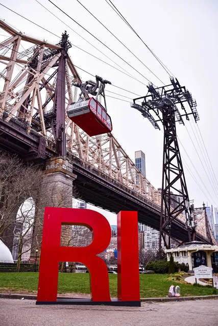 Roosevelt Island Sign