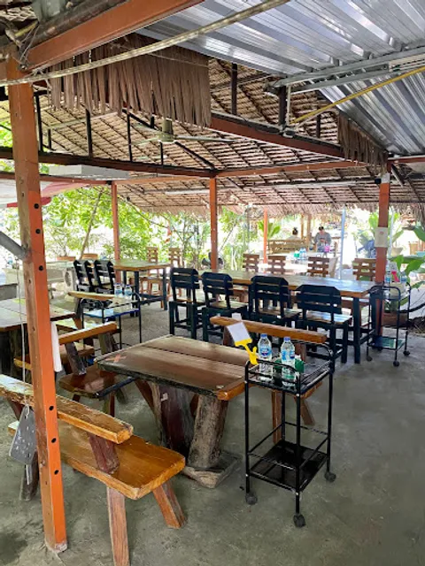 KHRUA SOMKIAT RESTAURANT