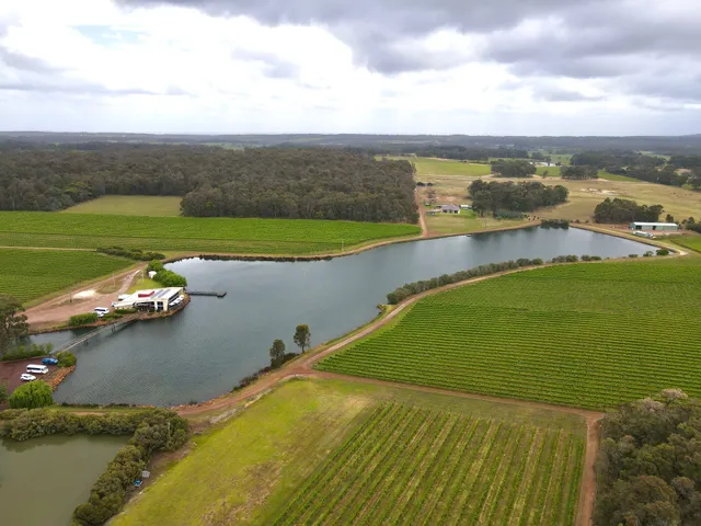 Knotting Hill Estate