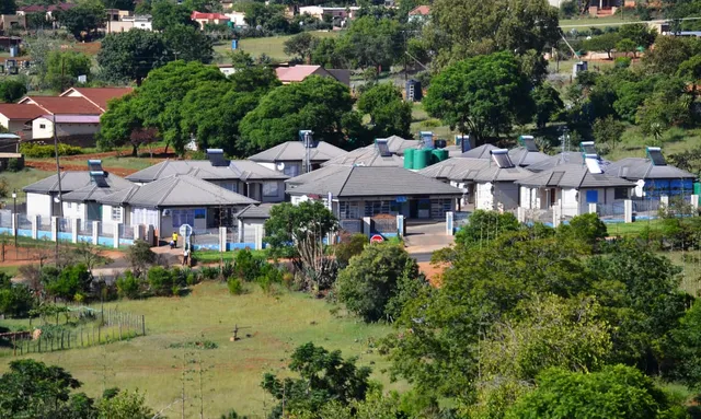 NALEDI LODGE & GUEST HOUSES