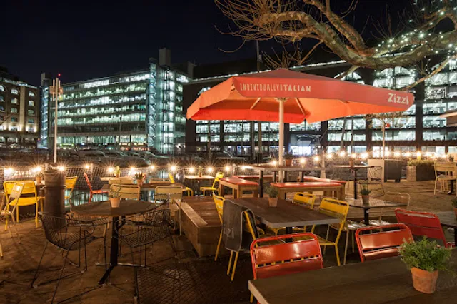 Zizzi - St Katharine's Docks