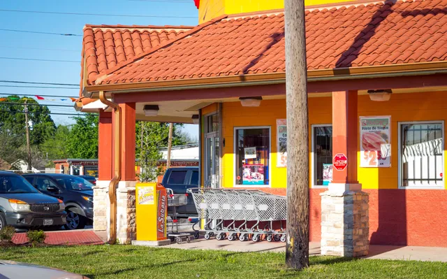 Pancho's Super Market