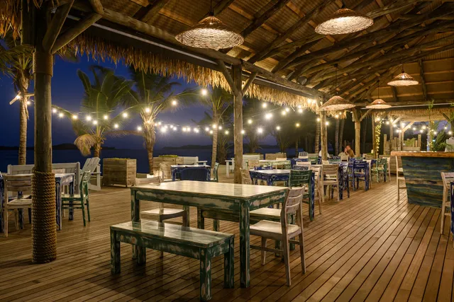 San Martinho Beach Club SandBar & Lounge Café