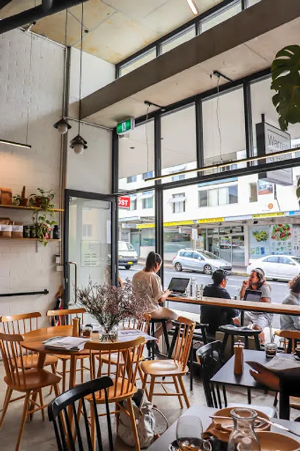 Warren & Holt Wholefoods Eatery