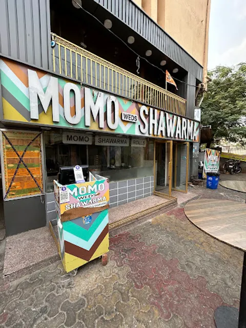 Momo weds shawarma