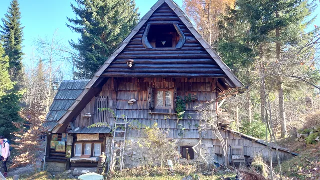 Kosijev dom na Vogarju (1054 m)