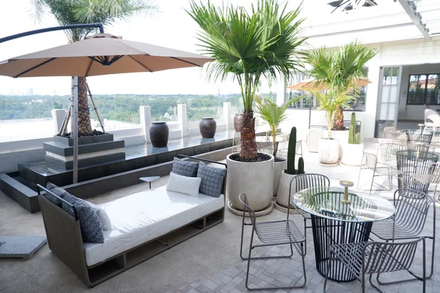 The Grantage Hotel & Sky Lounge