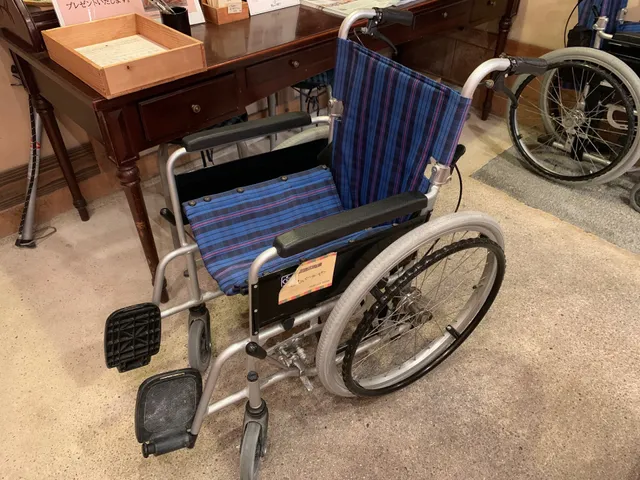 おみやげや（総合案内所）