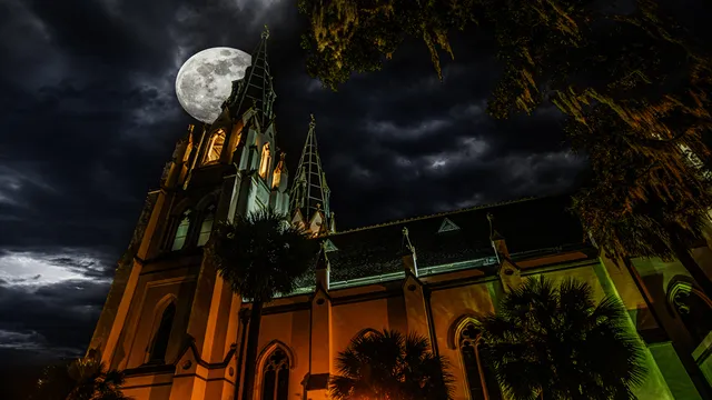 Savannah Ghosts: Ghost Tours & Haunted Pub Crawls