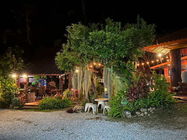 นพรัตน์การ์เด้นฮิลล์