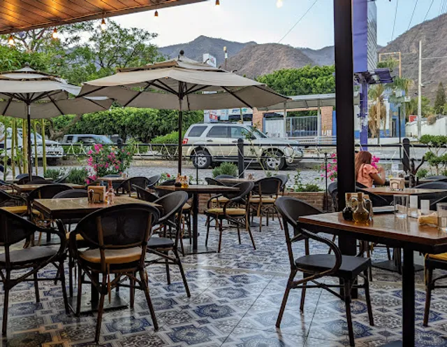 Scallion Ajijic Bistro