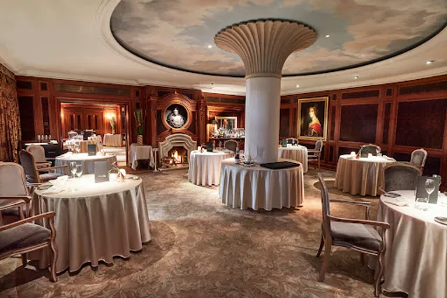 Lorenz Adlon Esszimmer