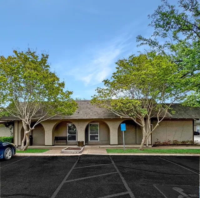 Prestonwood Hillcrest Apartments