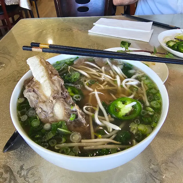 Fulton Pho
