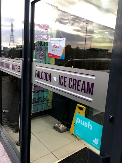 Munchies Takeaway & Desserts