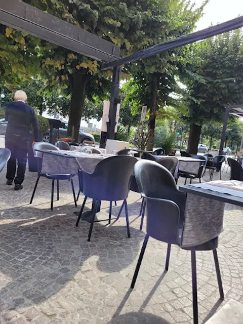 Lungolago Restaurant Intra