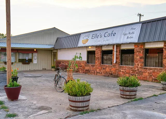 Elle's Cafe Asian Cuisine