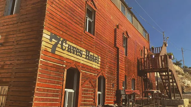7 Caves Hotel