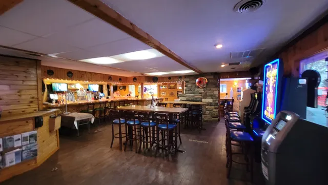 Rustic Woods Bar & Grill
