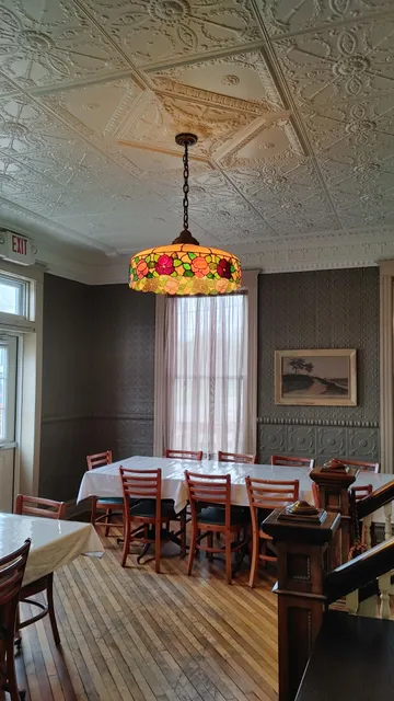 Scotties Pittsfield Inn