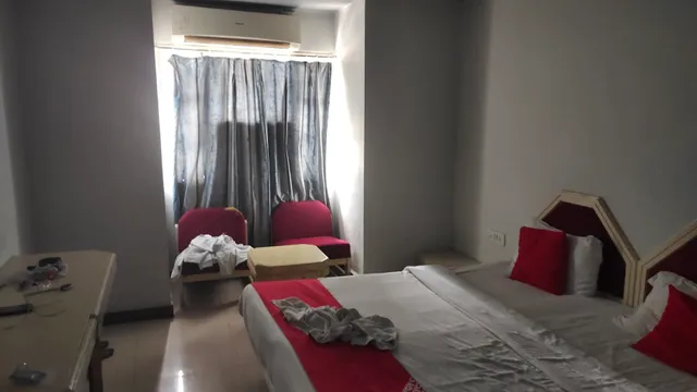 OYO Flagship 140 Amaltas AB Road