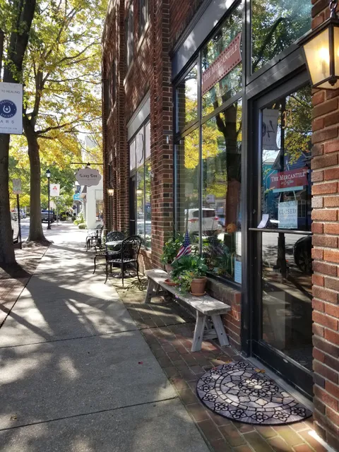 Easton Antiques & Art Gallery