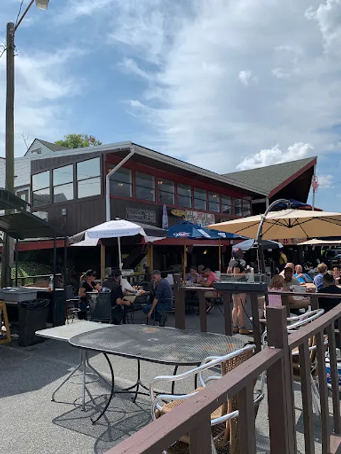 Avery's Maryland Grille