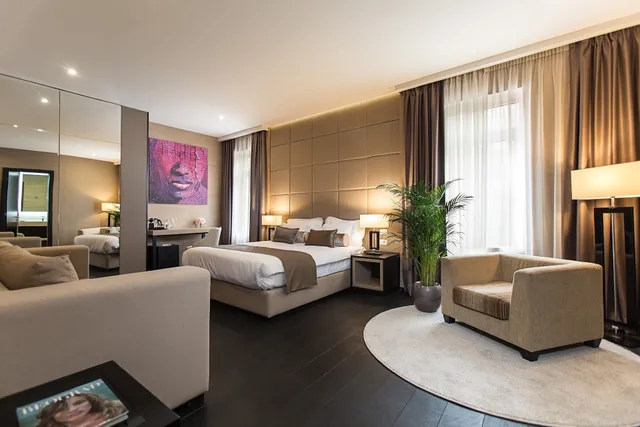 Dominic Smart Luxury Suites - Republic Square