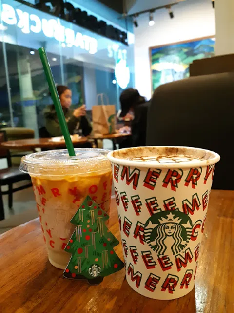 Starbucks Cambridge City Square