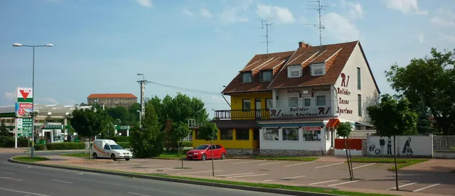 R1 Rolléder Apartman-ház