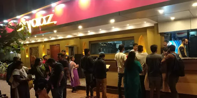 Niyaaz Restaurant, Tilakwadi