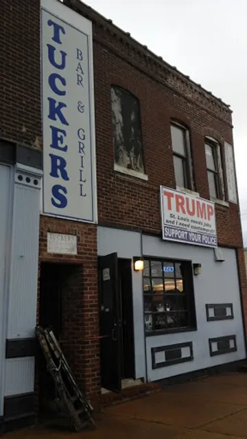 Tuckers Bar & Grill