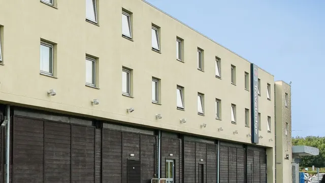 Travelodge Nottingham EM Airport Donington Park M1