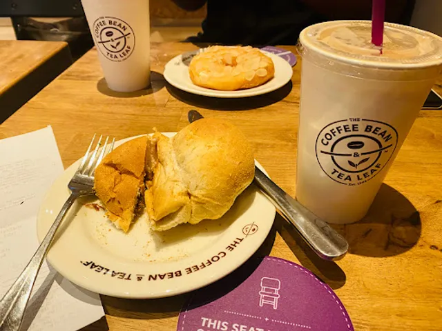 Coffee Bean and the Tea Leaf - SM East Ortigas