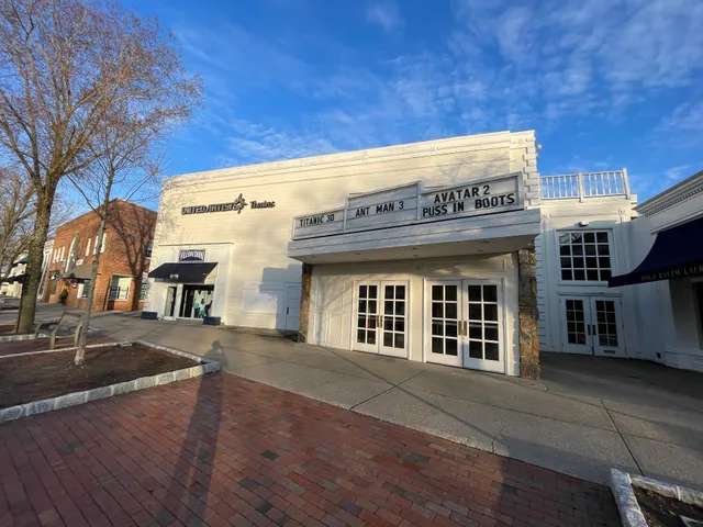 Regal UA East Hampton