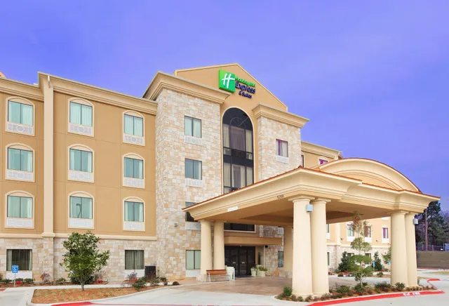 Holiday Inn Express & Suites Texarkana East by IHG