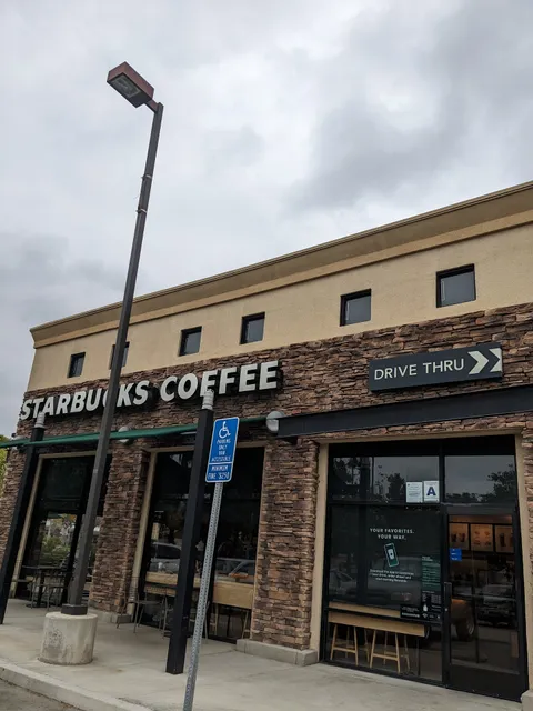 Corona Cerrito Plaza