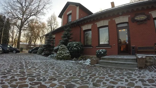 Grafo Zubovo viesbutis-restoranas, Averita